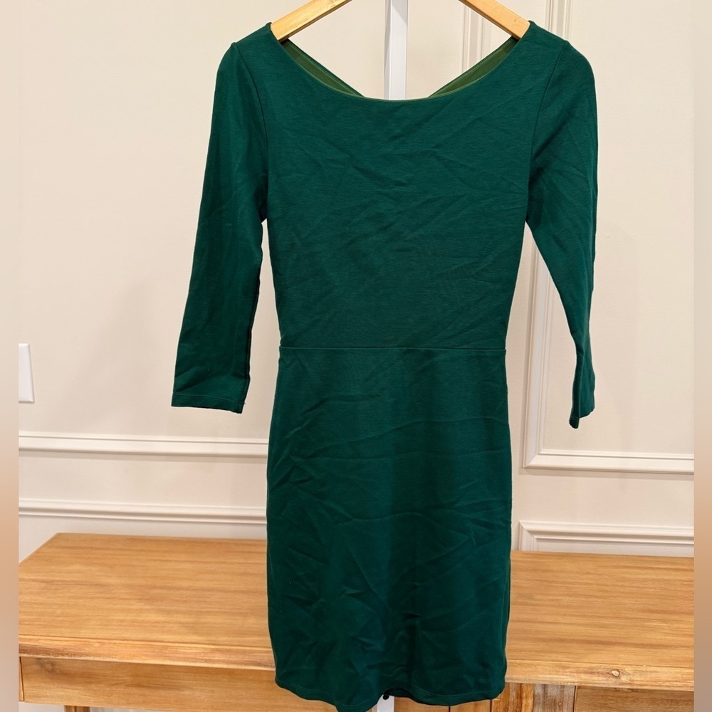 Alice + Olivia Green Ribbed Sheath Dress Scoop Neck 3/4 Sleeve